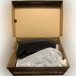 Brand new in box with tags: Black DC Court Graffik shoes Men’s 8.5
